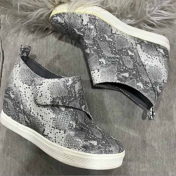 ccocci Shoes - Ccocci Gray Snakeskin Print Wedge Sneakers Shoes size 8